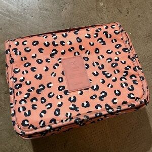 MOSSIO TOILETRIES TRAVEL BAG | GREAT CONDITION